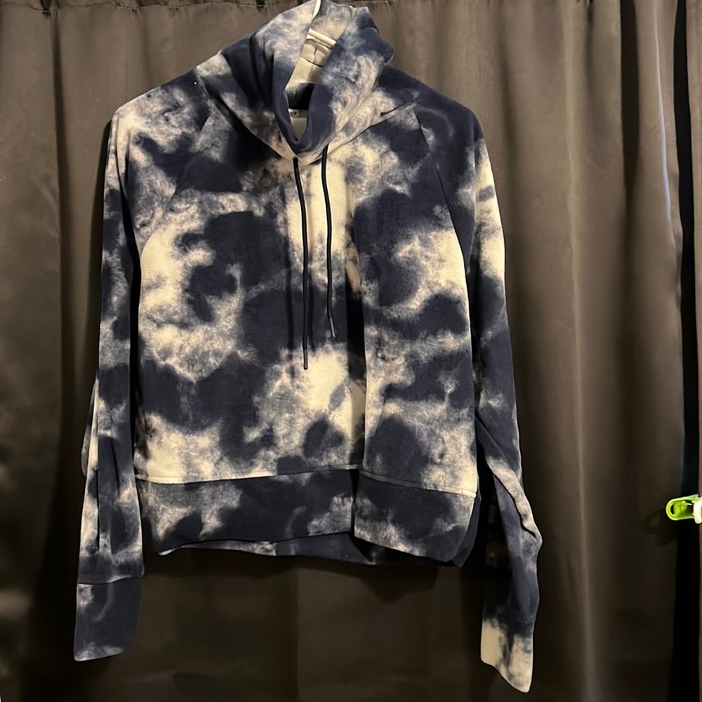 Old Navy fleece sweater
